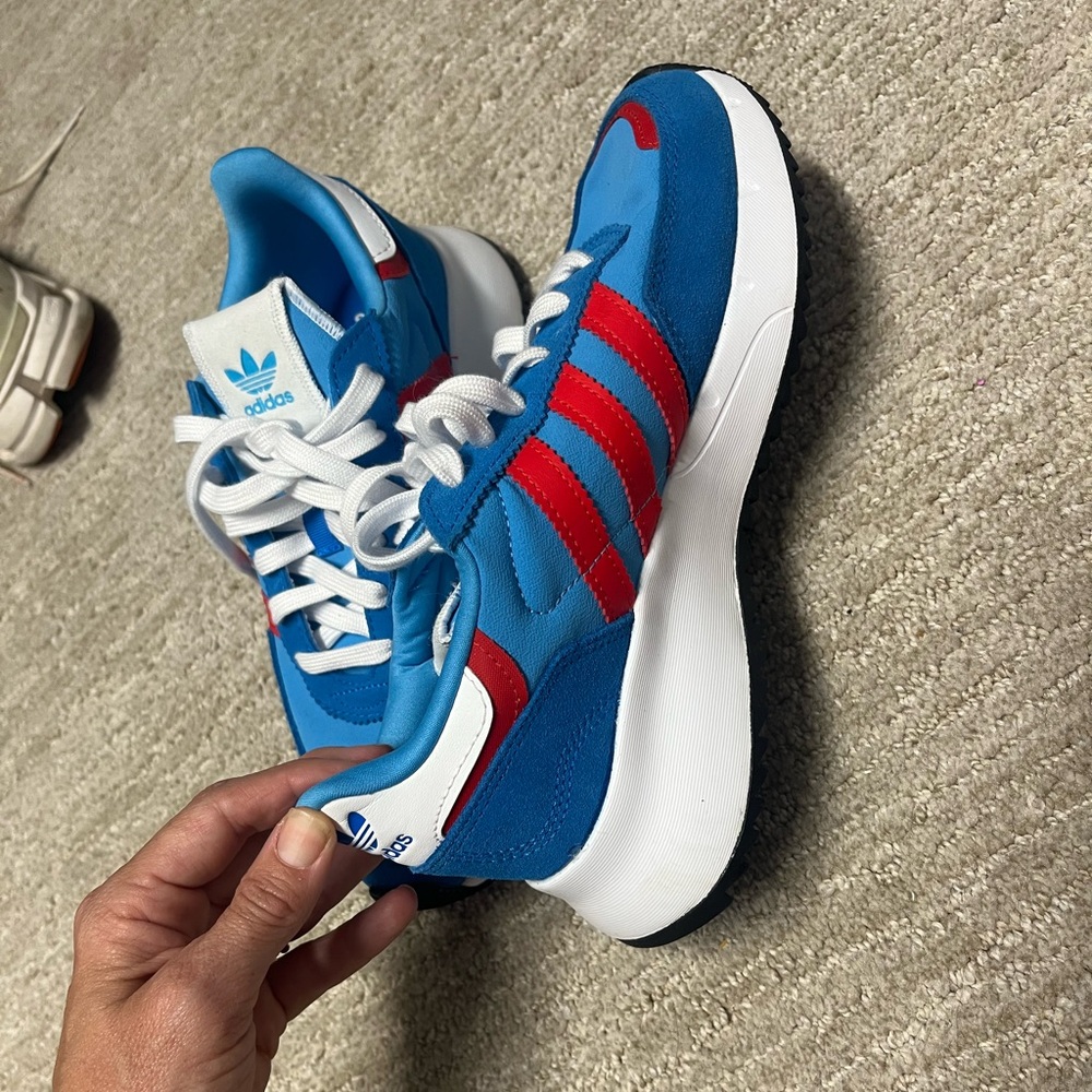 Adidas youth retropy f2 sneakers size 5.5 or women’s 7